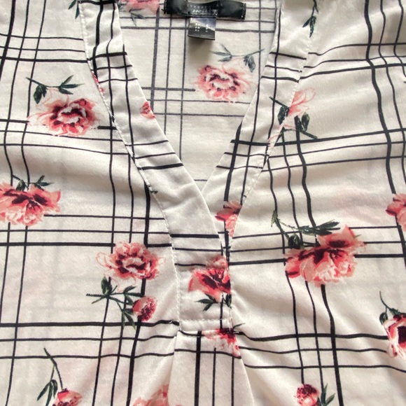 STREETWEAR SOCIETY Women's Size Small Floral Top BLOUSE; 3/4 Sleeve - Picture 9 of 11